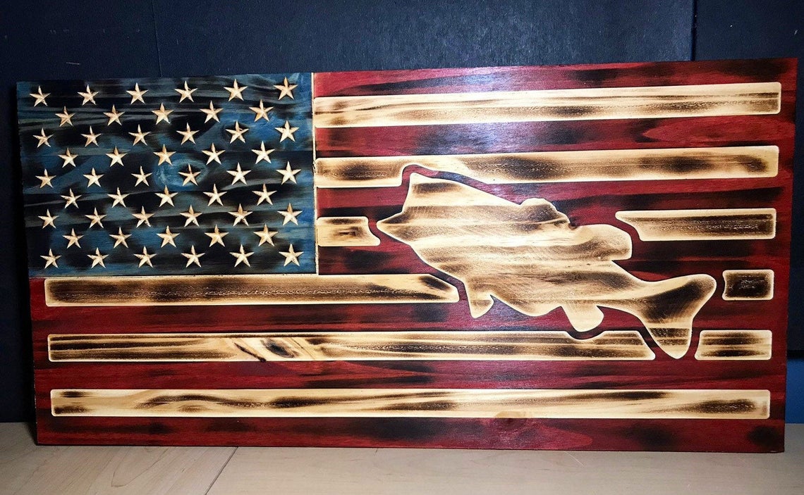 Rustic Bass flag- Fishing Decor - Largemouth Bass Fishing Gift - Fisherman Gift Ideas